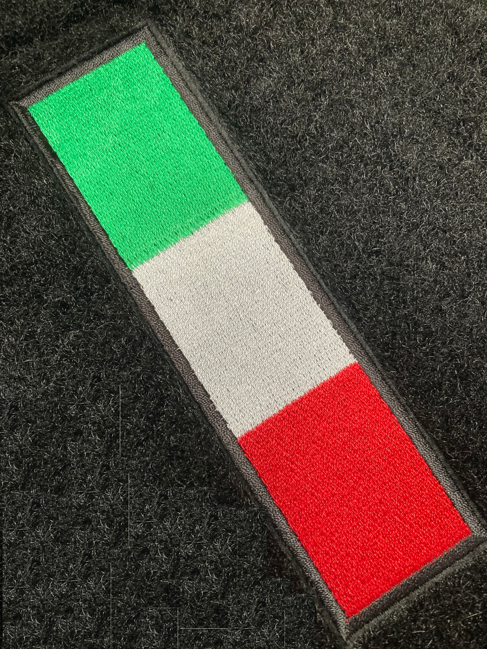 Fits Alfa Romeo 159 Fix 4X 05-11 Tailored Car Mats Quadrifoglio Italian Badge - Picture 6 of 10
