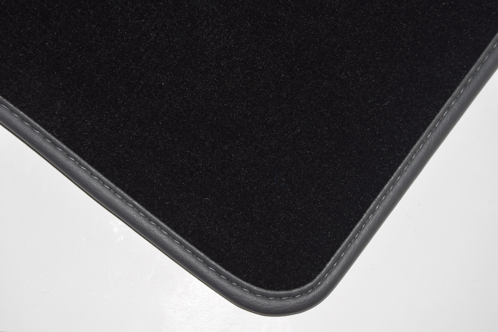 Fits Renault Twingo 2 2007-2014 Luxury BLACK tailored boot mat Autostyle - Picture 10 of 26