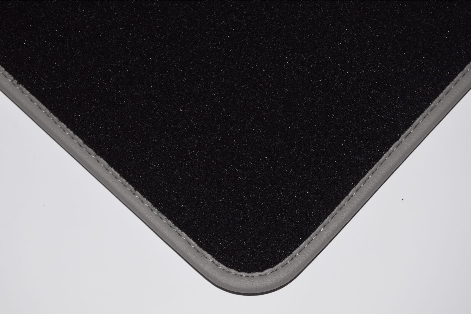 Fits Renault Twingo 2 2007-2014 Premier BLACK tailored boot mat Autostyle - Picture 13 of 26