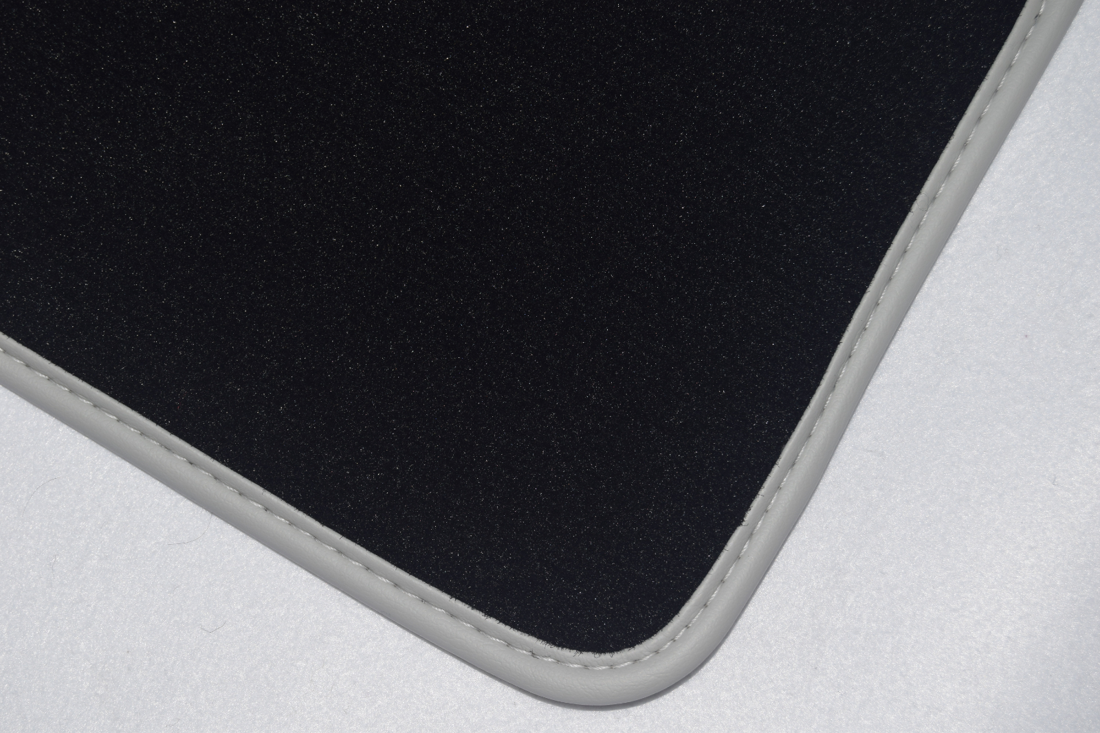 Fits Renault Twingo 2 2007-2014 Premier BLACK tailored boot mat Autostyle - Picture 23 of 26