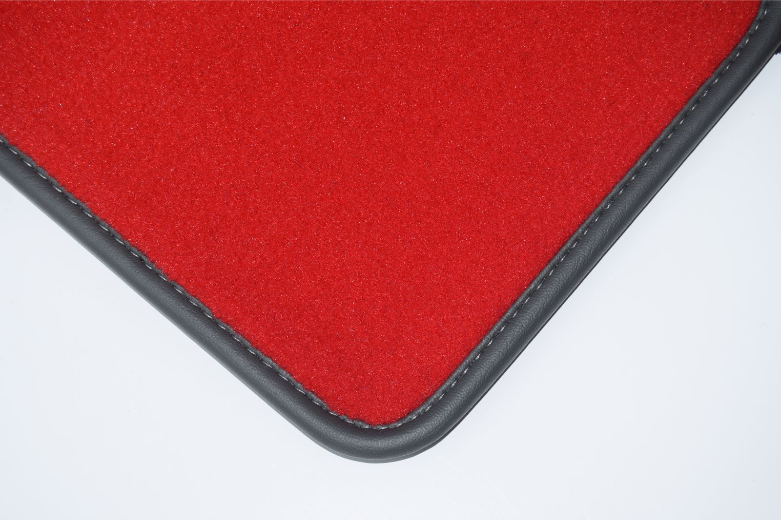 Fits VW Golf Plus Round Stud Fixings 2007 onwards Premier RED tailored car mats